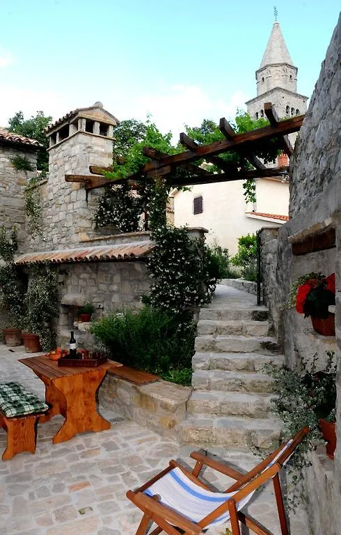Holiday Homes Poli Svetega Antona Gračišće 0*,