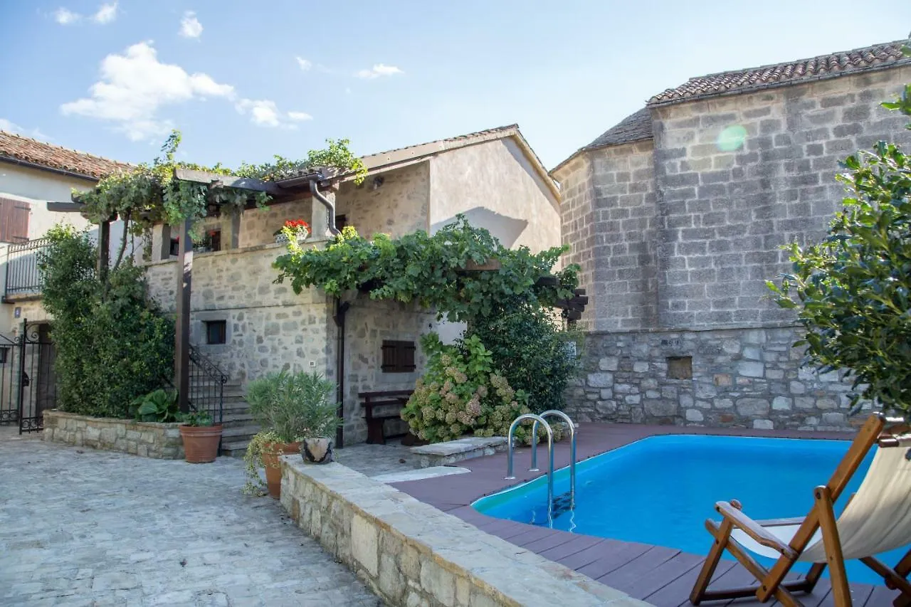 Holiday Homes Poli Svetega Antona Gračišće